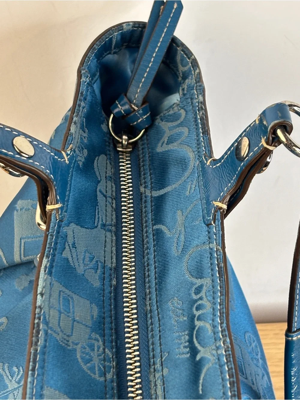Y2K-era vintage Coach Gallery Horse & Carriage Tote Bag Teal Color